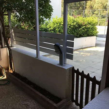 Kermia Beach Bungalow 1 * Larnaca