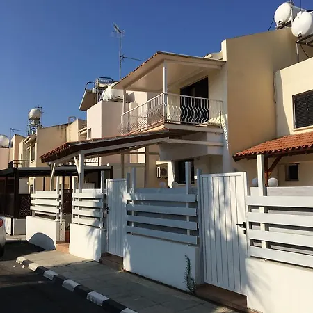 Kermia Beach Bungalow 1 * Λάρνακα